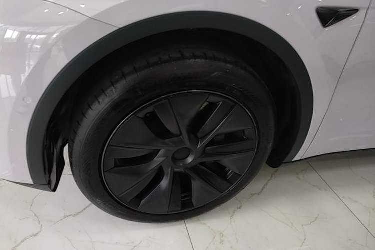 Used Tesla Model Y 2023 Rear-Wheel-Drive Version Left Front Wheel Hub