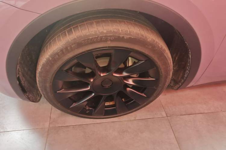 Used Tesla Model Y 2023 Rear-Wheel-Drive Version Left Front Wheel Hub