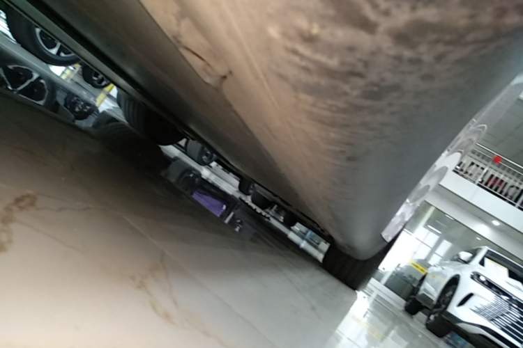Used Tesla Model Y 2023 Rear-Wheel-Drive Version Left Side Sill