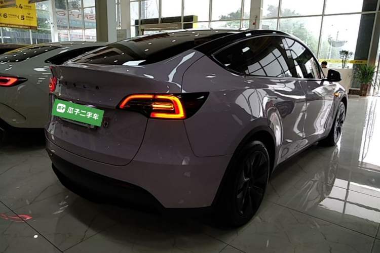 Used Tesla Model Y 2023 Rear-Wheel-Drive Version Rear Right 45 Deg