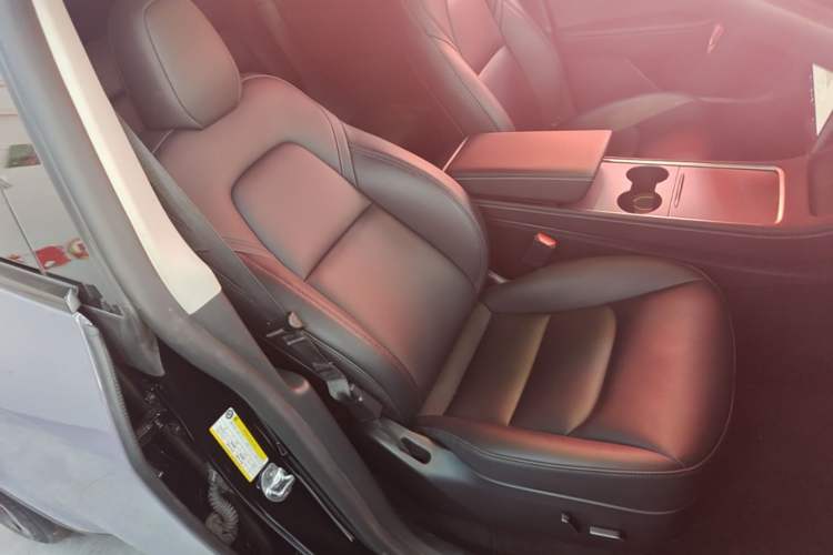 Used Tesla Model Y 2023 Rear-Wheel-Drive Version Right Front Seat