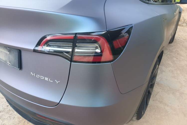 Used Tesla Model Y 2023 Long-Range All-Wheel-Drive Version Right Rear Taillight