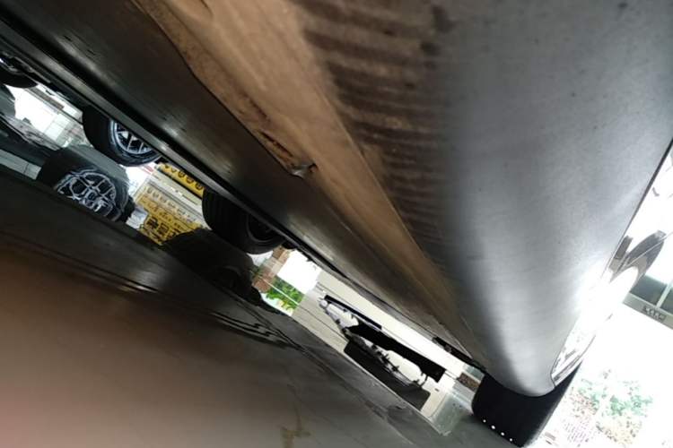 Used Tesla Model Y 2023 Rear-Wheel-Drive Version Right Side Sill