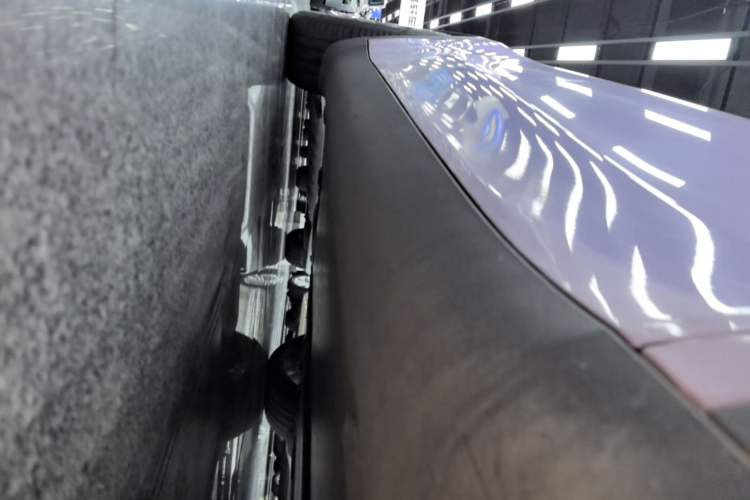Used Tesla Model Y 2023 High-Performance All-Wheel-Drive Version Right Side Sill