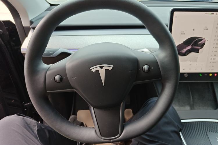 Used Tesla Model Y 2023 Rear-Wheel-Drive Version Steering Wheel