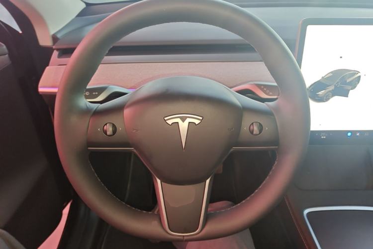 Used Tesla Model Y 2023 Rear-Wheel-Drive Version Steering Wheel