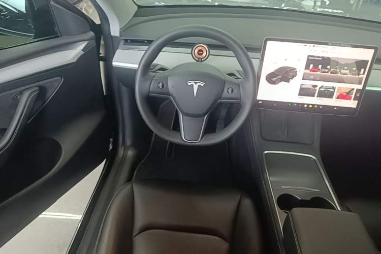 Used Tesla Model Y 2023 Rear-Wheel-Drive Version Steering Wheel