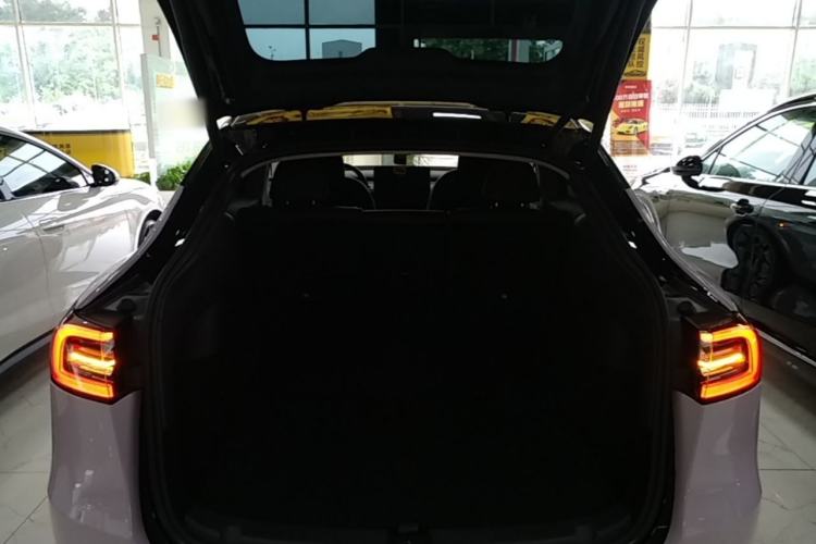 Used Tesla Model Y 2023 Rear-Wheel-Drive Version Trunk