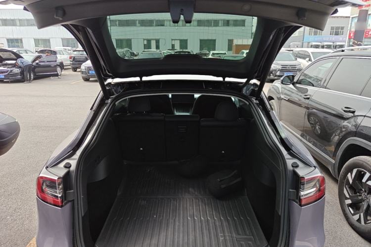 Used Tesla Model Y 2023 Rear-Wheel-Drive Version Trunk
