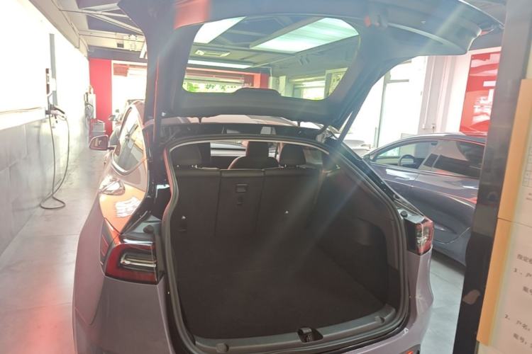 Used Tesla Model Y 2023 Rear-Wheel-Drive Version Trunk