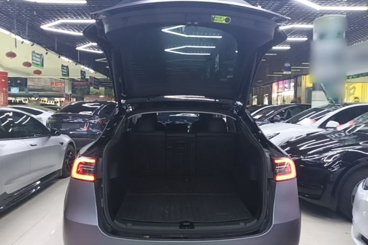 Used Tesla Model Y 2023 Rear-Wheel-Drive Version Trunk