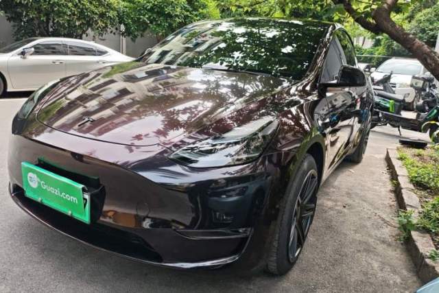Used Tesla Model Y 2023 Long-Range All-Wheel-Drive Version