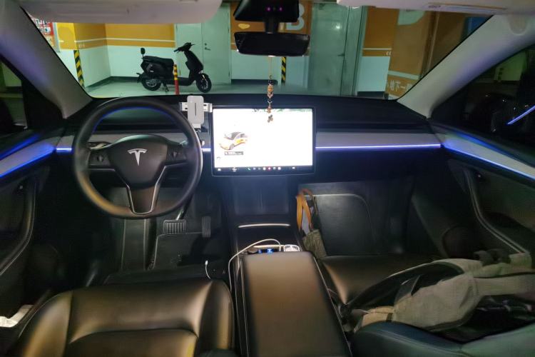 Used Tesla Model Y 2023 Rear-Wheel-Drive Version Center Console