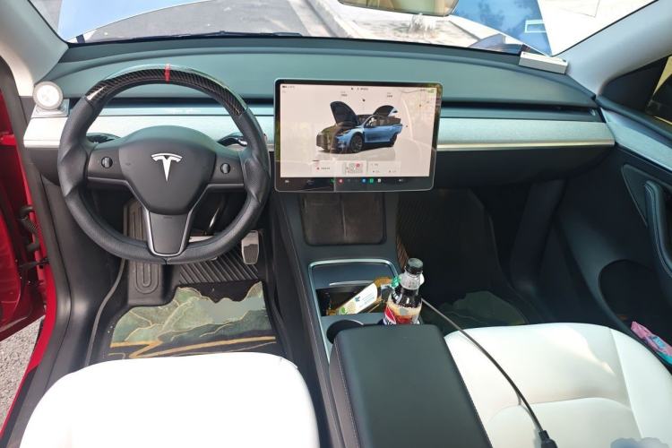 Used Tesla Model Y 2023 Rear-Wheel-Drive Version Center Console