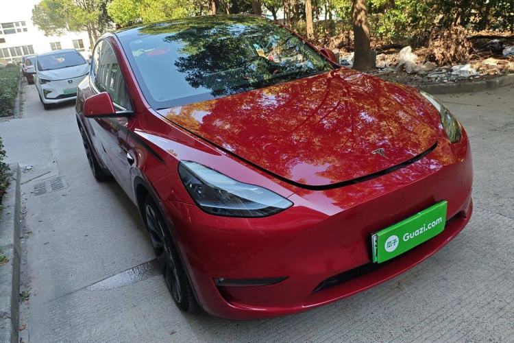 Used Tesla Model Y 2023 High-Performance All-Wheel-Drive Version Front Right 45 Deg