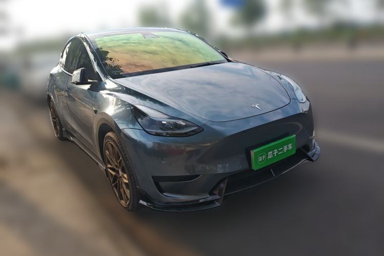 Used Tesla Model Y 2023 Rear-Wheel-Drive Version Front Right 45 Deg