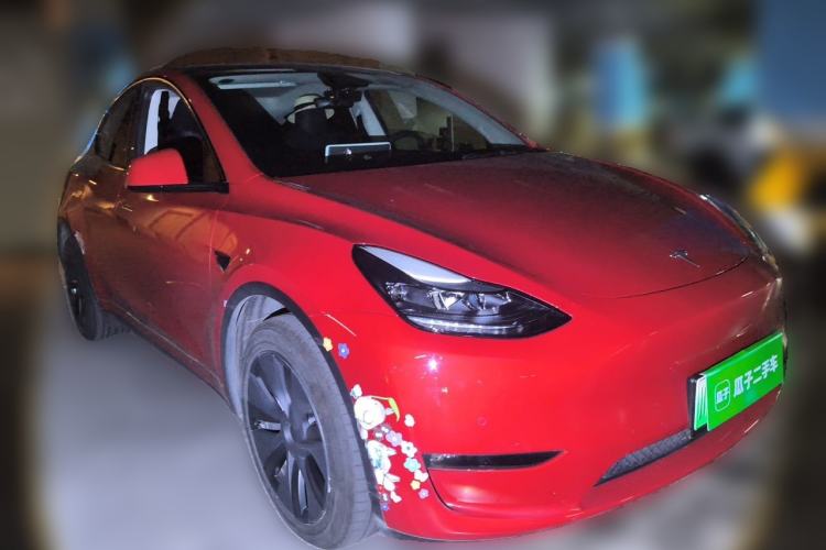 Used Tesla Model Y 2023 Long-Range All-Wheel-Drive Version Front Right 45 Deg