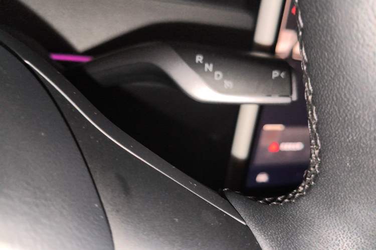 Used Tesla Model Y 2023 Long-Range All-Wheel-Drive Version Gear Lever