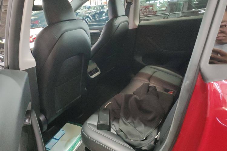 Used Tesla Model Y 2023 High-Performance All-Wheel-Drive Version Interior 4
