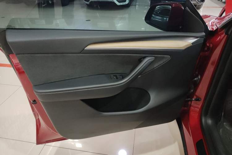Used Tesla Model Y 2023 High-Performance All-Wheel-Drive Version Interior 7