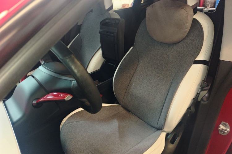 Used Tesla Model Y 2023 Rear-Wheel-Drive Version Left Front Seat