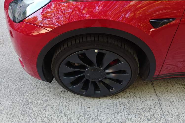 Used Tesla Model Y 2023 High-Performance All-Wheel-Drive Version Left Front Wheel Hub