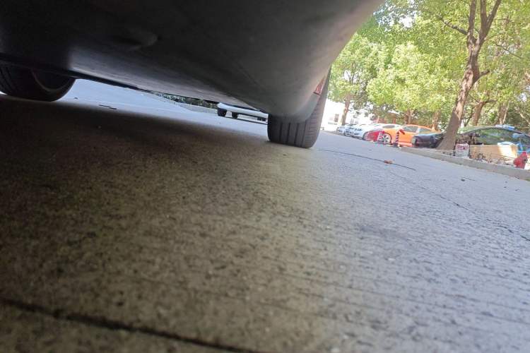 Used Tesla Model Y 2023 High-Performance All-Wheel-Drive Version Left Side Sill
