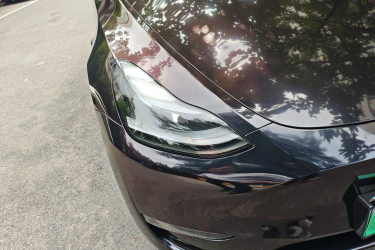 Used Tesla Model Y 2023 Long-Range All-Wheel-Drive Version Right Front Headlight