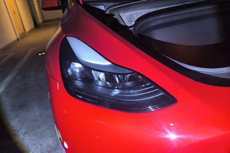 Used Tesla Model Y 2023 Long-Range All-Wheel-Drive Version Right Front Headlight