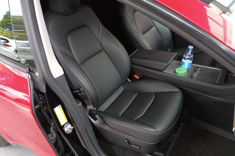 Used Tesla Model Y 2023 Long-Range All-Wheel-Drive Version Right Front Seat