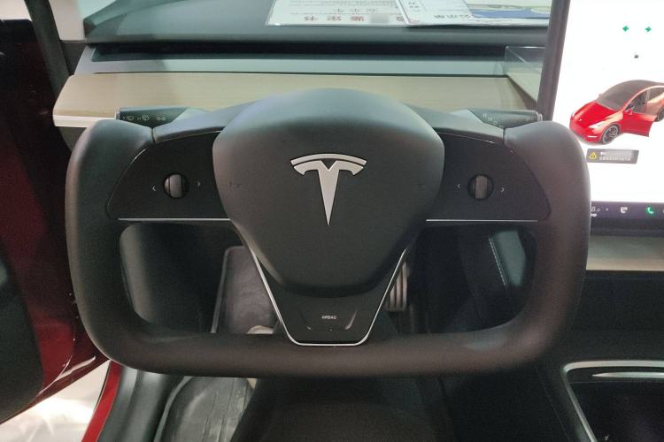 Used Tesla Model Y 2023 High-Performance All-Wheel-Drive Version Steering Wheel