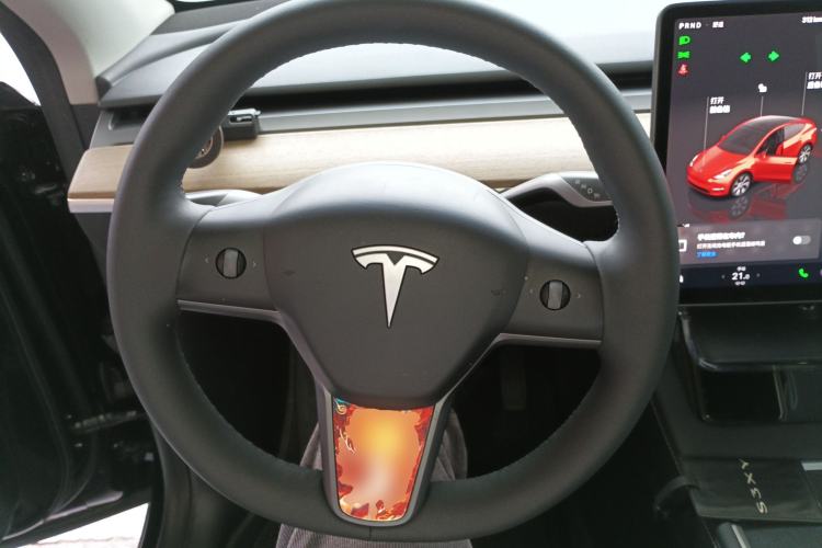 Used Tesla Model Y 2023 Long-Range All-Wheel-Drive Version Steering Wheel