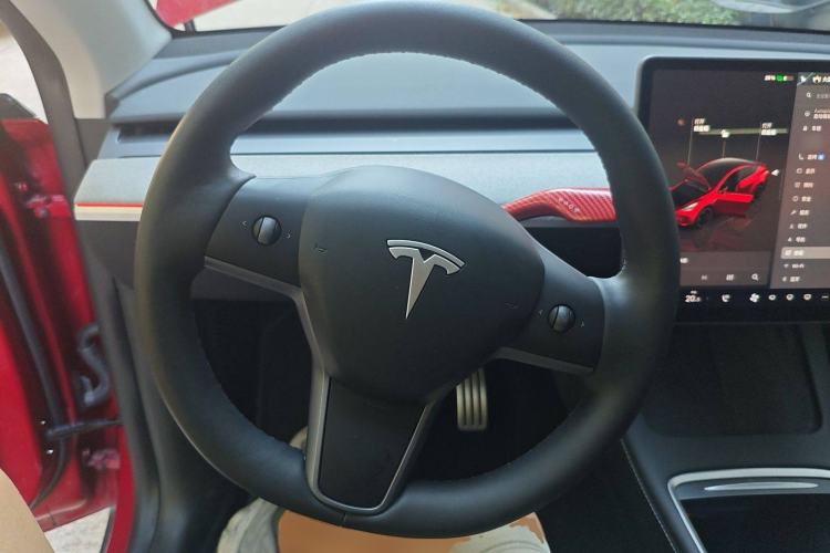 Used Tesla Model Y 2023 High-Performance All-Wheel-Drive Version Steering Wheel