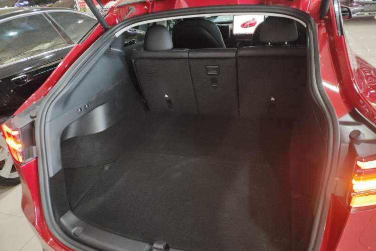 Used Tesla Model Y 2023 High-Performance All-Wheel-Drive Version Trunk