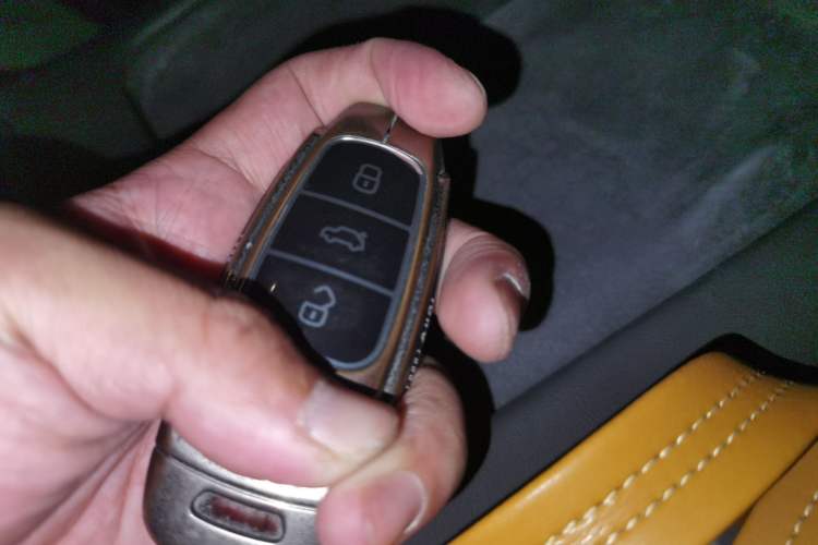 Used Tesla Model Y 2023 Rear-Wheel-Drive Version Vehicle Key