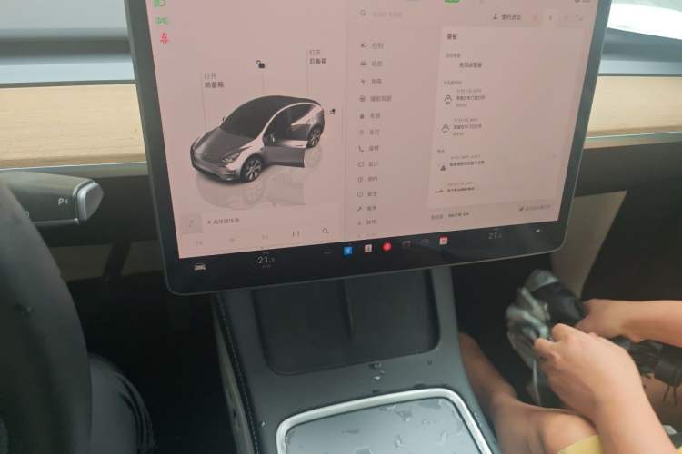 Used Tesla Model Y 2023 Long-Range All-Wheel-Drive Version Audio And AC Panel