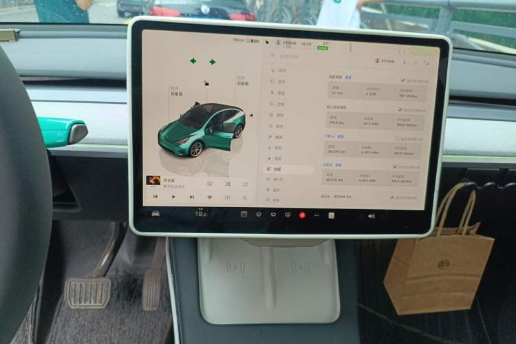 Used Tesla Model Y 2023 Rear-Wheel-Drive Version Audio And AC Panel