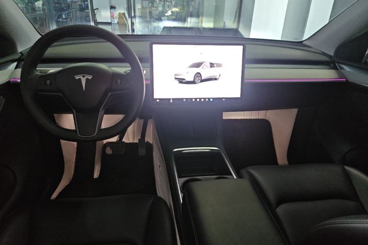 Used Tesla Model Y 2023 Rear-Wheel-Drive Version Center Console