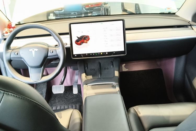Used Tesla Model Y 2023 Rear-Wheel-Drive Version Center Console