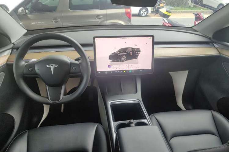 Used Tesla Model Y 2023 Rear-Wheel-Drive Version Center Console
