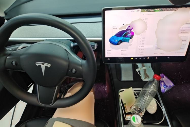 Used Tesla Model Y 2023 Rear-Wheel-Drive Version Center Console