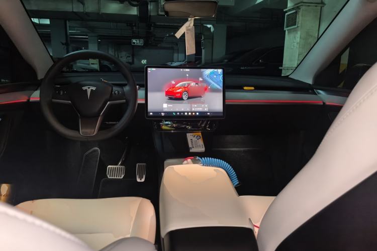 Used Tesla Model Y 2023 Rear-Wheel-Drive Version Center Console