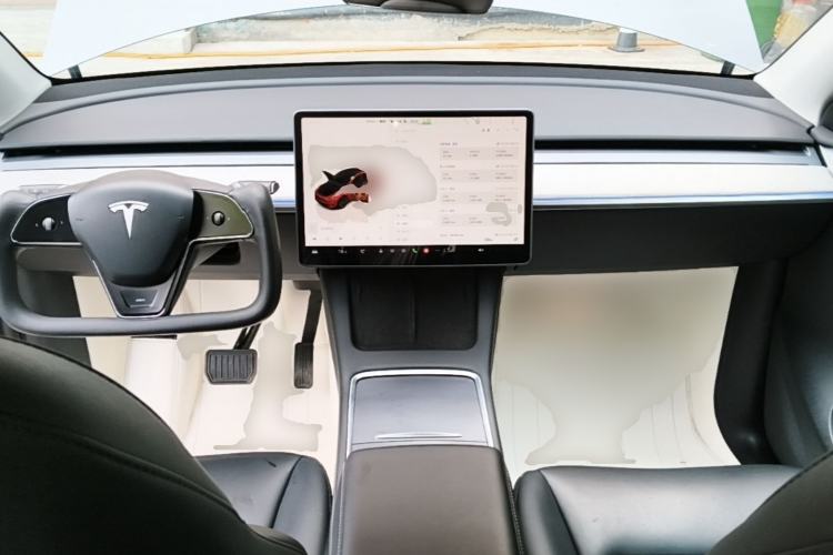 Used Tesla Model Y 2023 Rear-Wheel-Drive Version Center Console