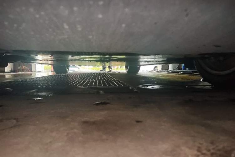 Used Tesla Model Y 2023 Long-Range All-Wheel-Drive Version Chassis Front