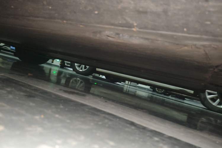Used Tesla Model Y 2023 Long-Range All-Wheel-Drive Version Chassis Front Right