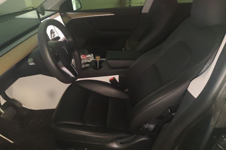 Used Tesla Model Y 2023 Long-Range All-Wheel-Drive Version Driver Seat