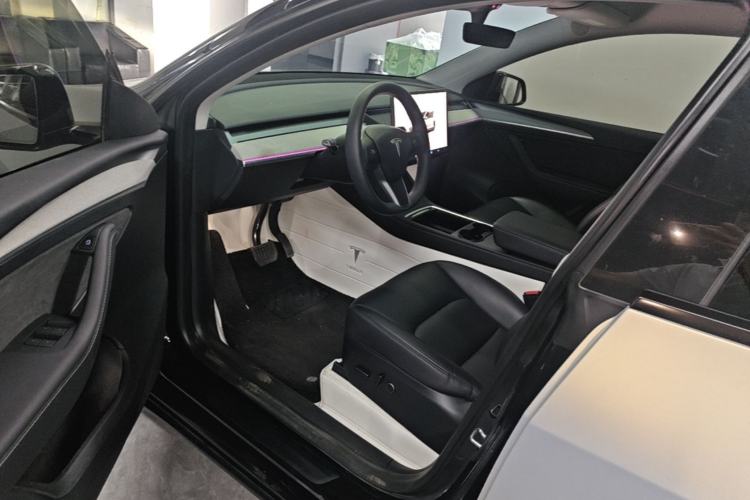 Used Tesla Model Y 2023 Rear-Wheel-Drive Version Driver Seat