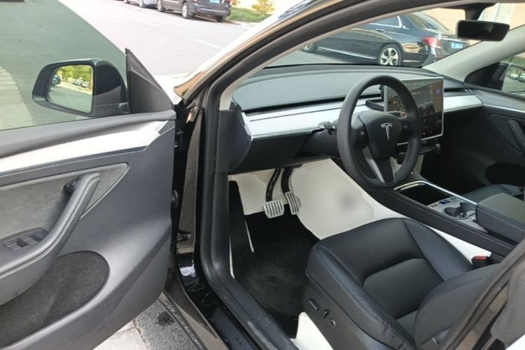 Used Tesla Model Y 2023 Rear-Wheel-Drive Version Driver Seat