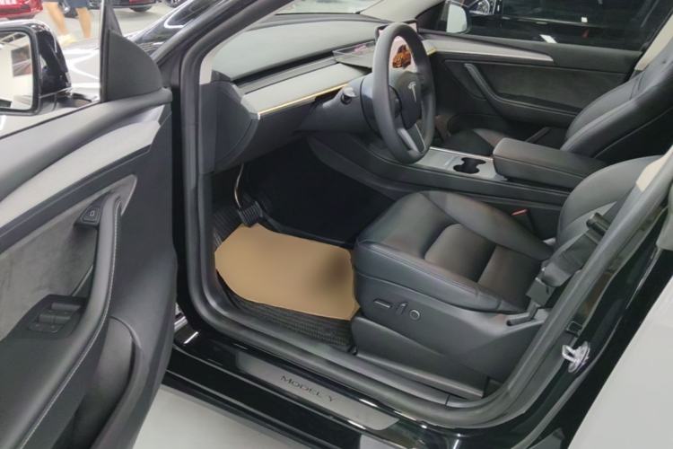 Used Tesla Model Y 2023 Rear-Wheel-Drive Version Driver Seat