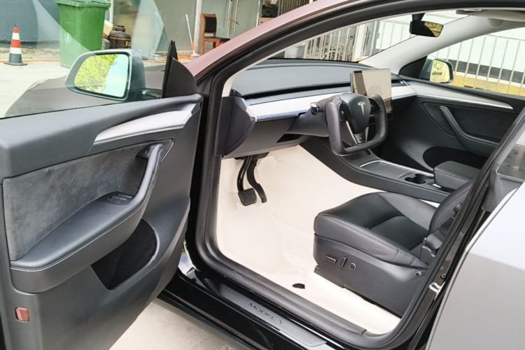 Used Tesla Model Y 2023 Rear-Wheel-Drive Version Driver Seat